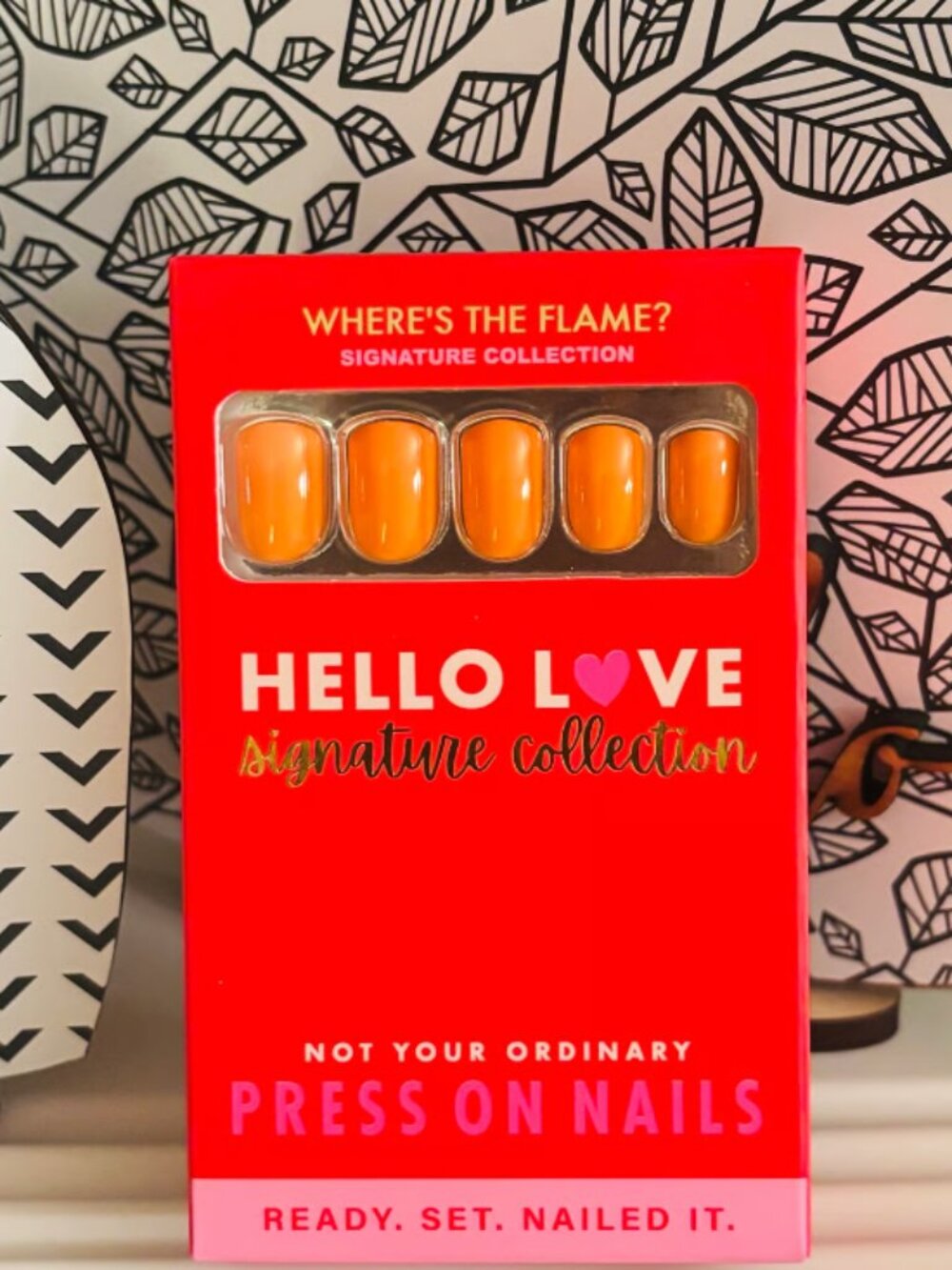 HELLO LOVE Where’s The Flame Press On Nails